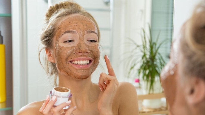 Skincare al caffè: i migliori prodotti per risvegliare e tonificare la pelle