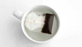Macchie di tè sulle tazze: i rimedi più efficaci per toglierle