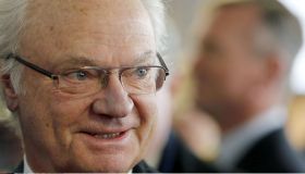 Carlo Gustavo di Svezia, 50 anni sul trono: la nuova foto coi bellissimi nipoti