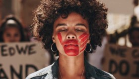 Violenza sulle donne, approvate nuove norme del Codice Rosso: tutto sulla legge