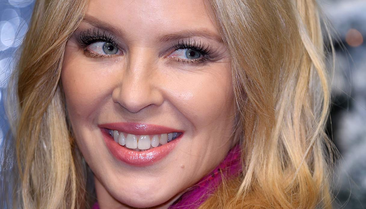 Kylie Minogue pazzesca alla London Fashion Week (55 anni)