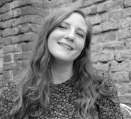 Paola Landriani Content Writer E Traduttrice Paola Landriani Content Writer E Traduttrice