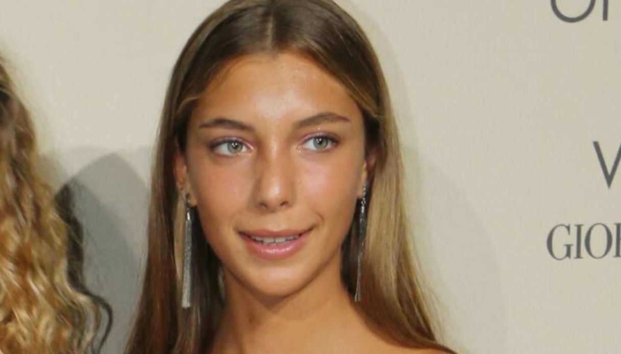 È la figlia di due amatissimi (e bellissimi) attori italiani e sta incantando Venezia 80