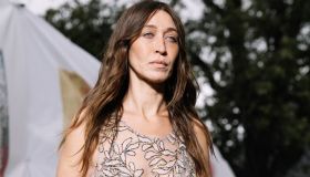 La sorella di Bella e Gigi Hadid debutta alla Fashion Week a 40 anni