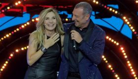 “Arena Suzuki”, Lorella Cuccarini stupisce in minidress in pelle e omaggia un grande