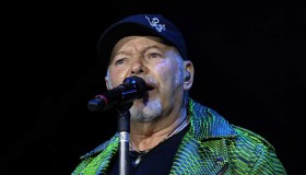 Vasco Rossi, “Gli sbagli che fai”: testo e significato della nuova canzone