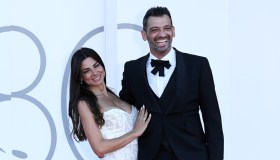 Festival di Venezia 2023, il bacio di Pago e Serena Enardu ruba la scena