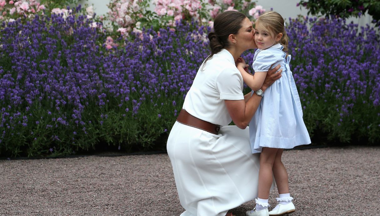 La Principessa Ereditaria Vittoria con la figlia Estelle nel 2016