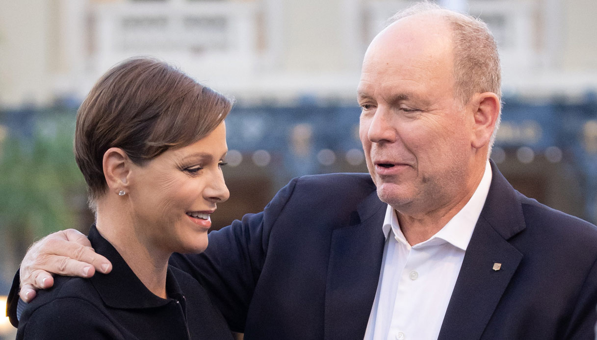 Charlene di Monaco, capelli cortissimi e il bacio inaspettato con Alberto