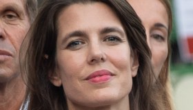 Charlotte Casiraghi, al parco in Chanel: la svolta (finto)casual della principessa