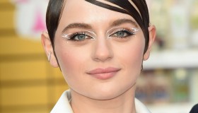 Joey King come una moderna principessa: l’abito da sposa è magnifico