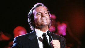 Julio Iglesias ha 80 anni, cosa fa oggi