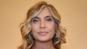 Myrta Merlino, furia a “Pomeriggio Cinque”: “Lancia caffè e asciugamani”