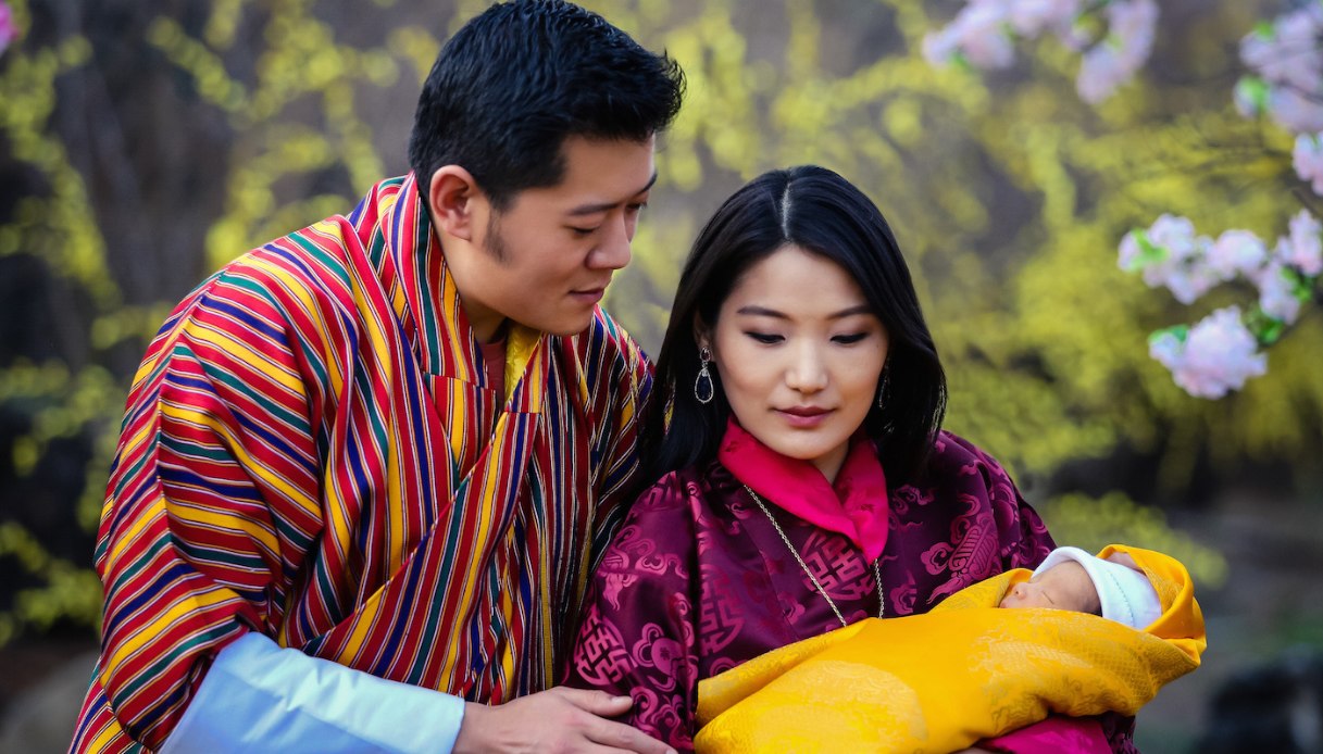 La regina Jetsun Pema di nuovo mamma: è nata la terza figlia dei reali del Bhutan