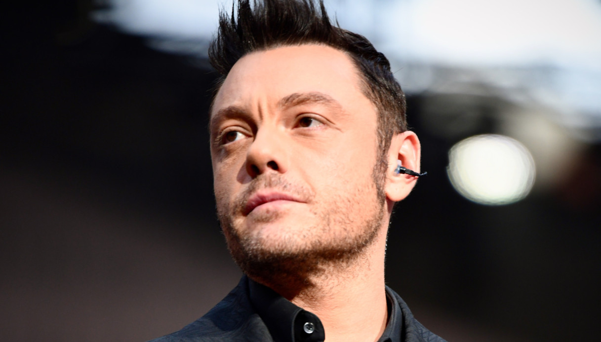 Tiziano Ferro si separa ma non torna in Italia coi figli: i motivi