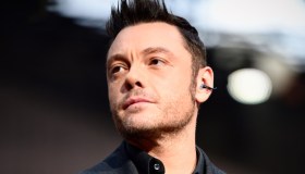 Tiziano Ferro si separa, perché non può portare i figli in Italia