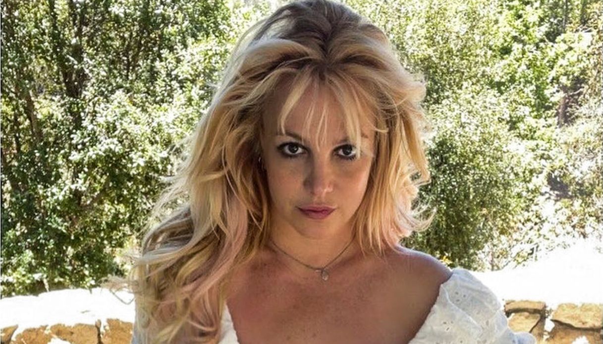 Britney Spears, che cosa racconta il nuovo libro e perché preoccupa
