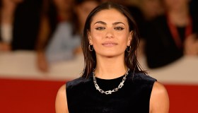 “Wet hair look”: la tendenza dei capelli bagnati ha contagiato le star