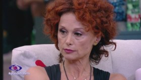 GF Beatrice Luzzi sotto attacco, è una “vedova nera”: perché ha perso 12 milioni