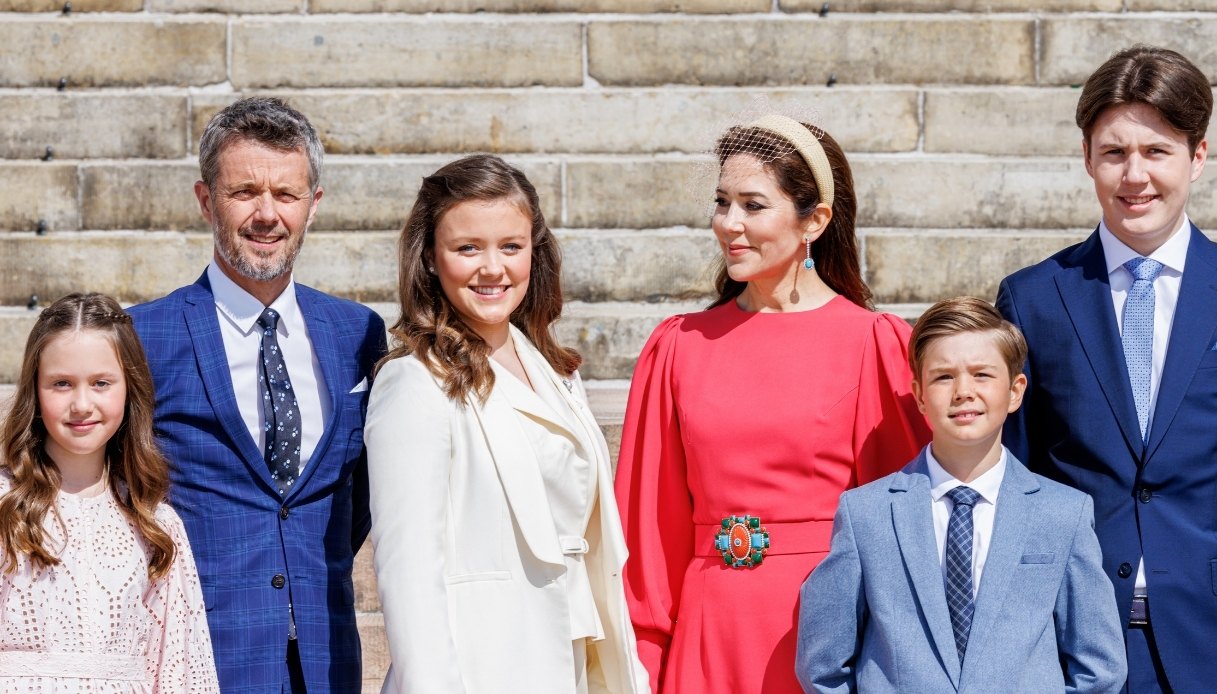Il Principe Frederik e la Principessa Mary di Danimarca con i quattro figli