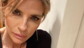 Martina Colombari, la foto acqua e sapone a 48 anni: splendida (e criticata)