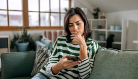 Linkedin, altro che lavoro: divampano i messaggi molesti