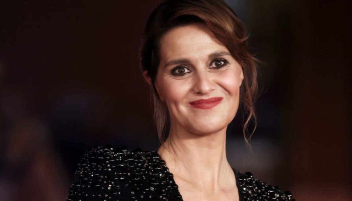 Festa del Cinema di Roma 2023: Paola Cortellesi apre con il look brillante