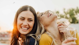 Incantesimi per giovani streghe: come preparare la pozione dell’amicizia