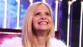 GF, Grecia Colmenares in lacrime per il figlio Gianfranco: l’abbraccio dopo 4 anni