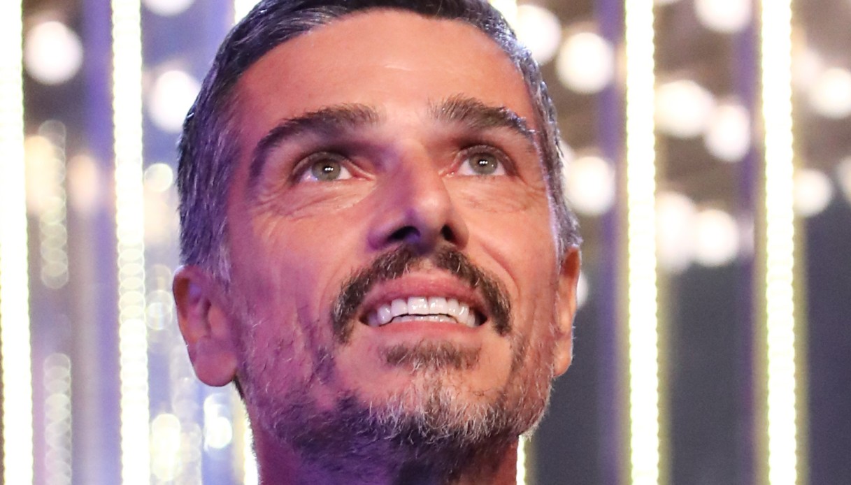 Massimiliano Varrese in lacrime al “Grande Fratello”: l’amore di un padre (altro che flirt)