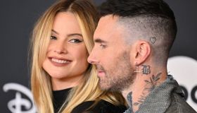 Adam Levine e Behati Prinsloo radiosi al red carpet: nuovo inizio per la coppia