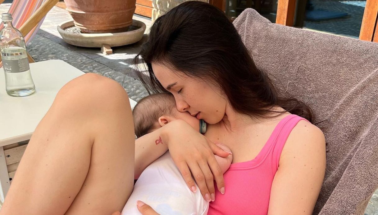 Aurora Ramazzotti, i timori per la crescita di Cesare: “Dovrò essere brava”