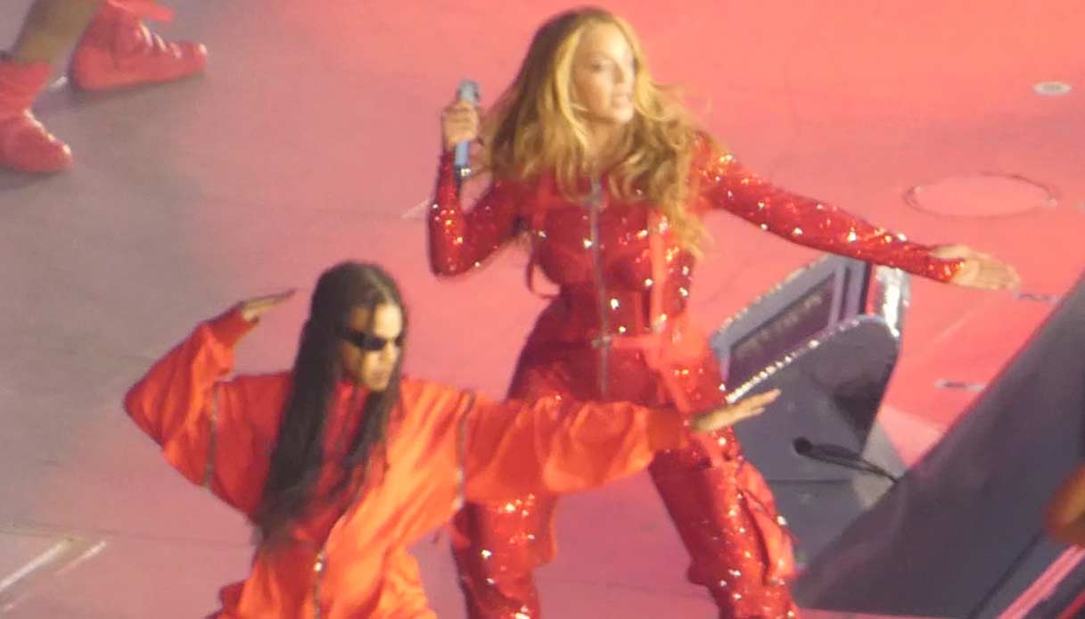 Beyoncé e Blue Ivy insieme al Tottenham-Stadium di Londra a maggio 2023