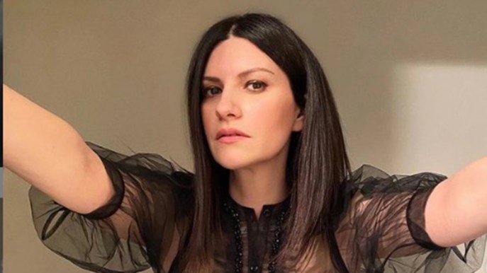 Laura Pausini malata annulla gli impegni: l’annuncio del Covid poi cancellato