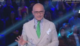 Grande Fratello non va in onda stasera 15 novembre: cambio programmazione Mediaset