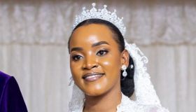 Uganda Royal Wedding: la nuova regina Jovia Mutesi incanta con tre abiti e due tiare