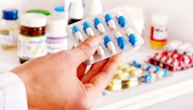 Resistenza agli antibiotici: cos’è, come si manifesta e come si combatte