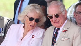 Carlo e Camilla in Kenya: lo scivolone del Re e la gaffe imperdonabile della Regina