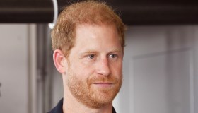 Harry torna a Londra per Natale: “Lo da solo per i soldi”