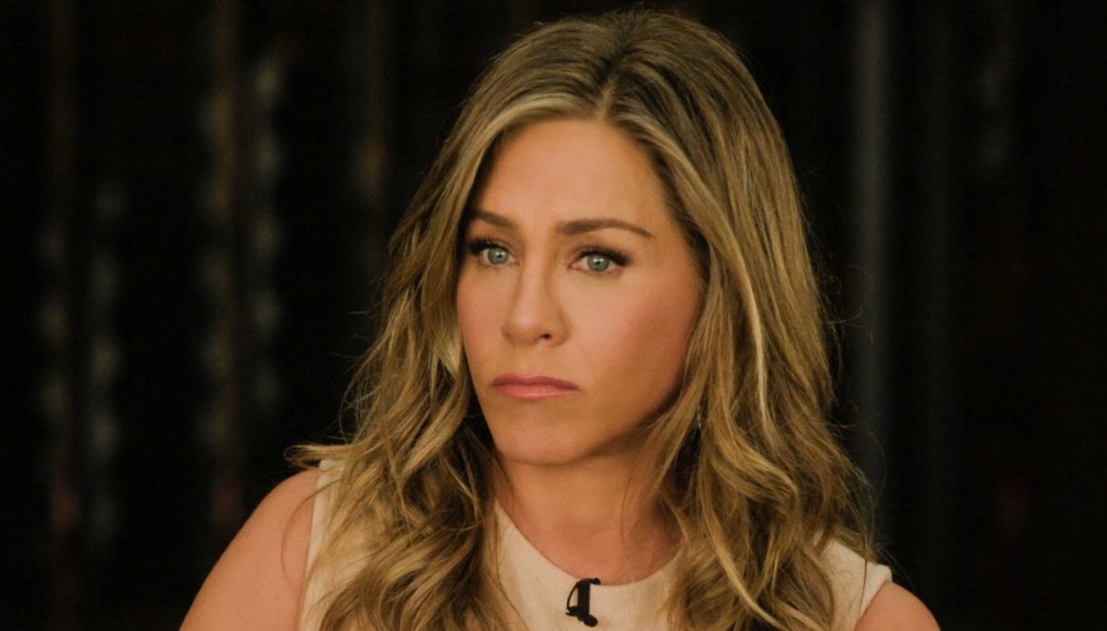 Jennifer Aniston in difficoltà dopo la morte di Perry: “È devastata”