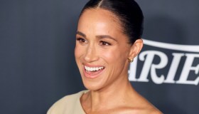 Meghan Markle cambia immagine: l’abito da sera diventa essenziale