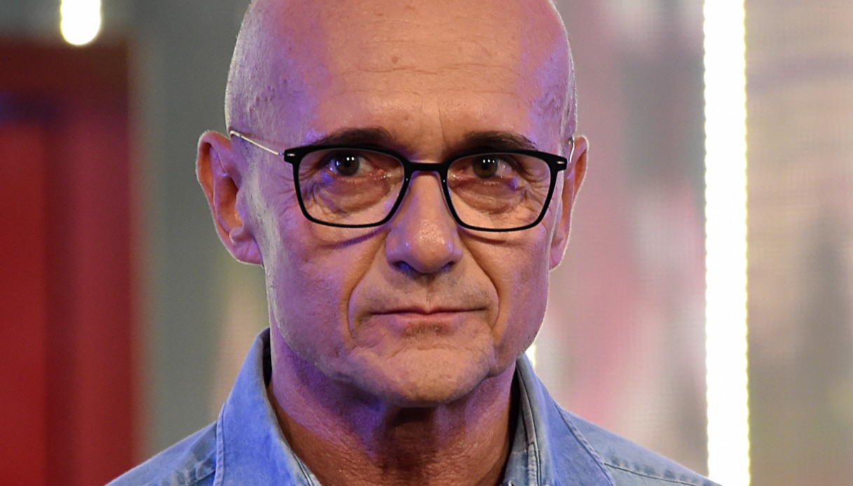 Grande Fratello, le pagelle di ieri sera: Mirko e Perla in lacrime (8), Anita “terza incomoda” (4)