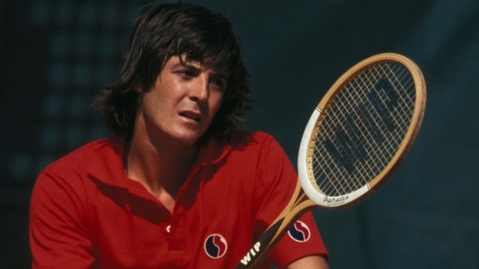 Coppa Davis ’76: il significato della maglietta rossa di Panatta