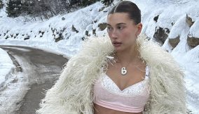 Hailey Bieber, Natale 2023 in montagna in lingerie