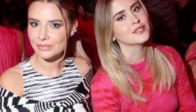 Come vestirsi per la cena di Natale: guida a un look festivo ed elegante