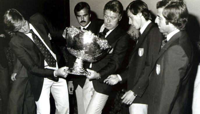 La nazionale italiana dopo la vittoria della Coppa Davis nel 1976