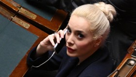 Marta Fascina, “docu-film per raccontare la storia con Berlusconi”. Lei smentisce