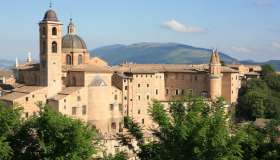 Il Palazzo Ducale di Urbino, “dei destini incrociati”: storia, segreti e arte