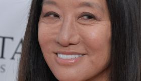 Vera Wang, 74 anni, posa con le figlie 30enni: “Sembrate gemelle”