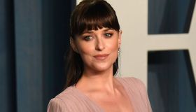 Dakota Johnson svela il suo segreto di benessere: “Dormo il più possibile”